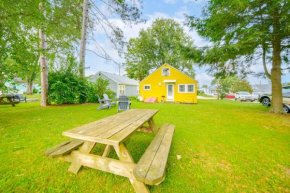 Steps to Lake and Public Boat Ramp Edinboro Cottage